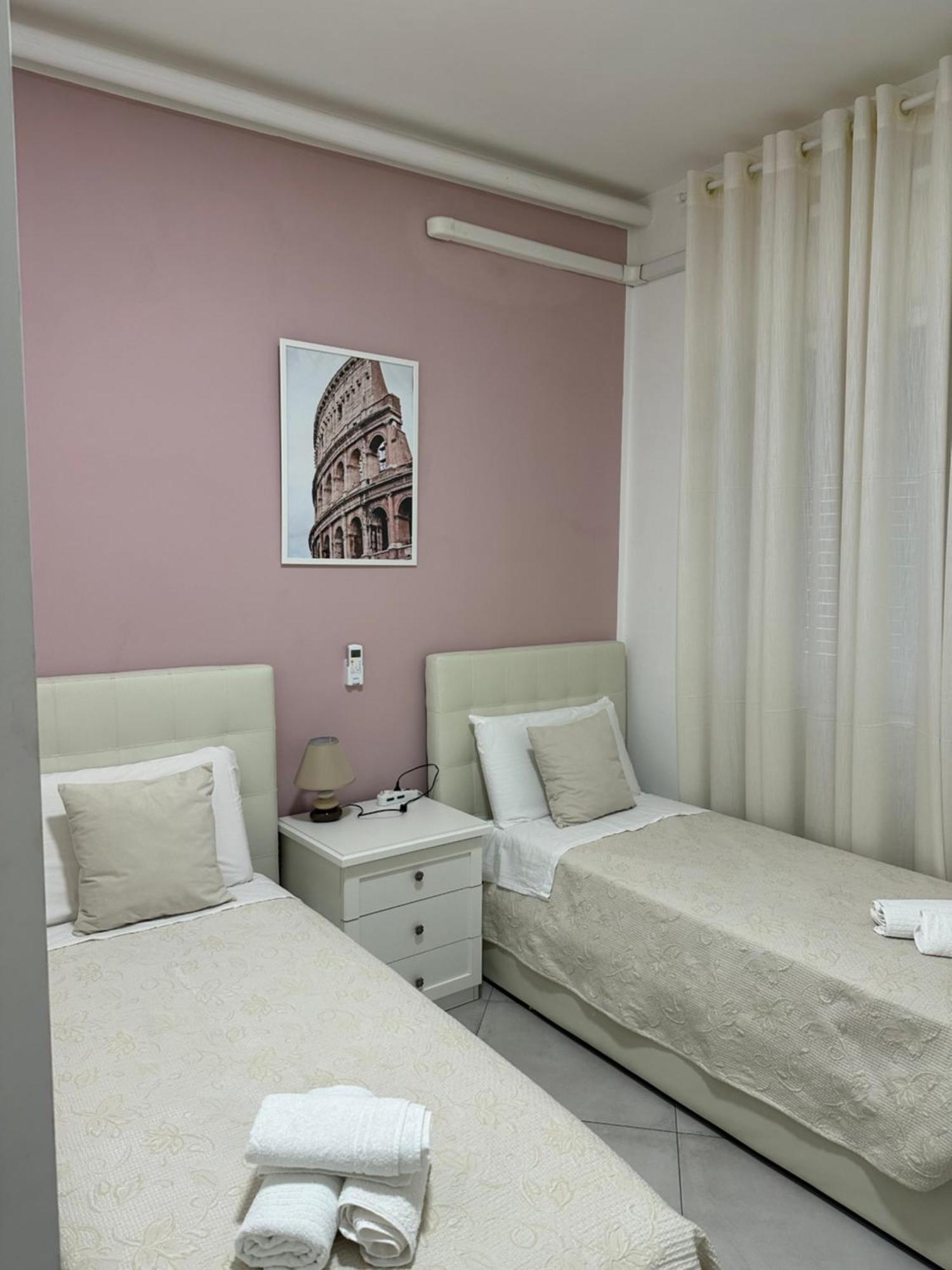 Days In Rome Hotel ภายนอก รูปภาพ